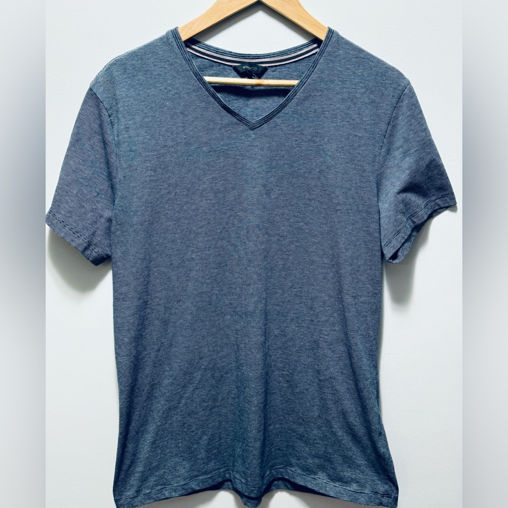 Men’s RW&Co tee